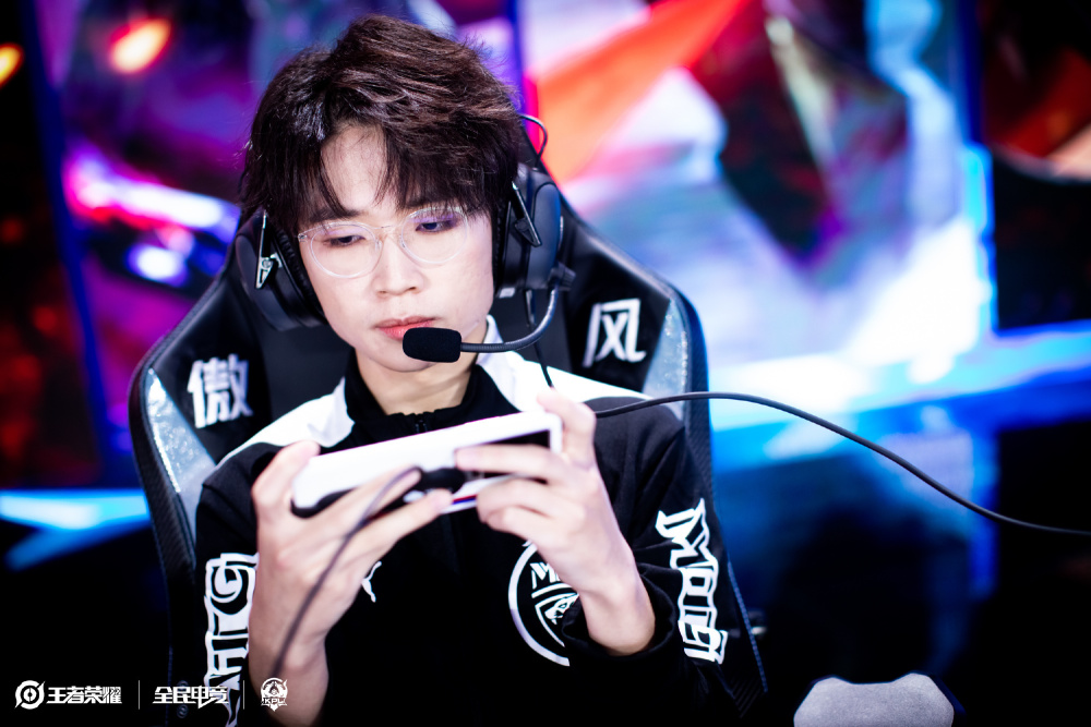 诸多因素影 诸多因素影