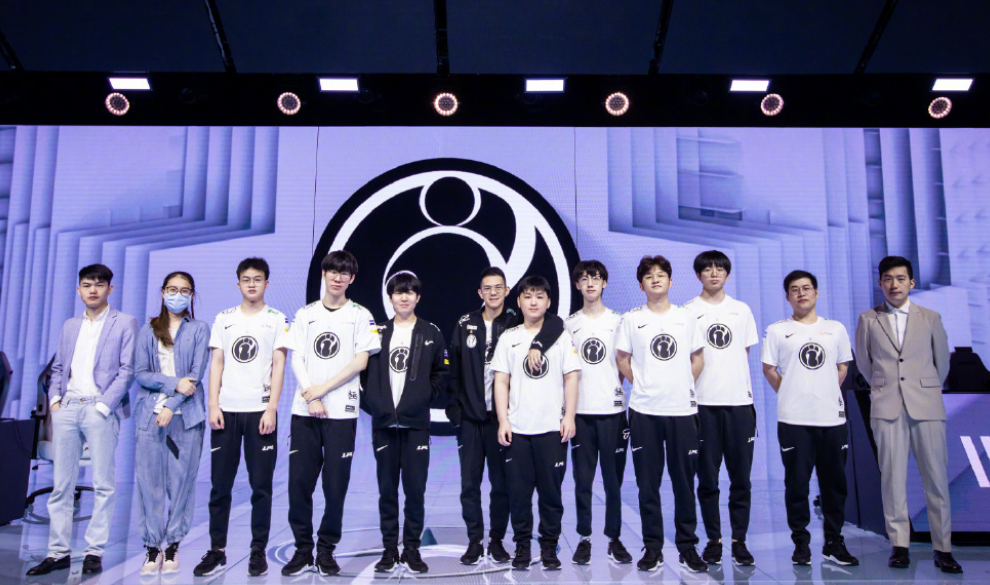 现代足球强 现代足球强