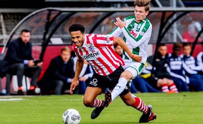 表现得尤为 表现得尤为